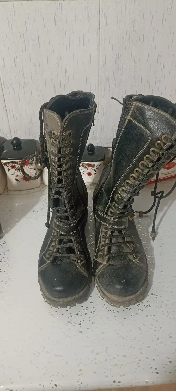 چکمه.کفش|کیف، کفش، کمربند|مشهد, دریادل|دیوار