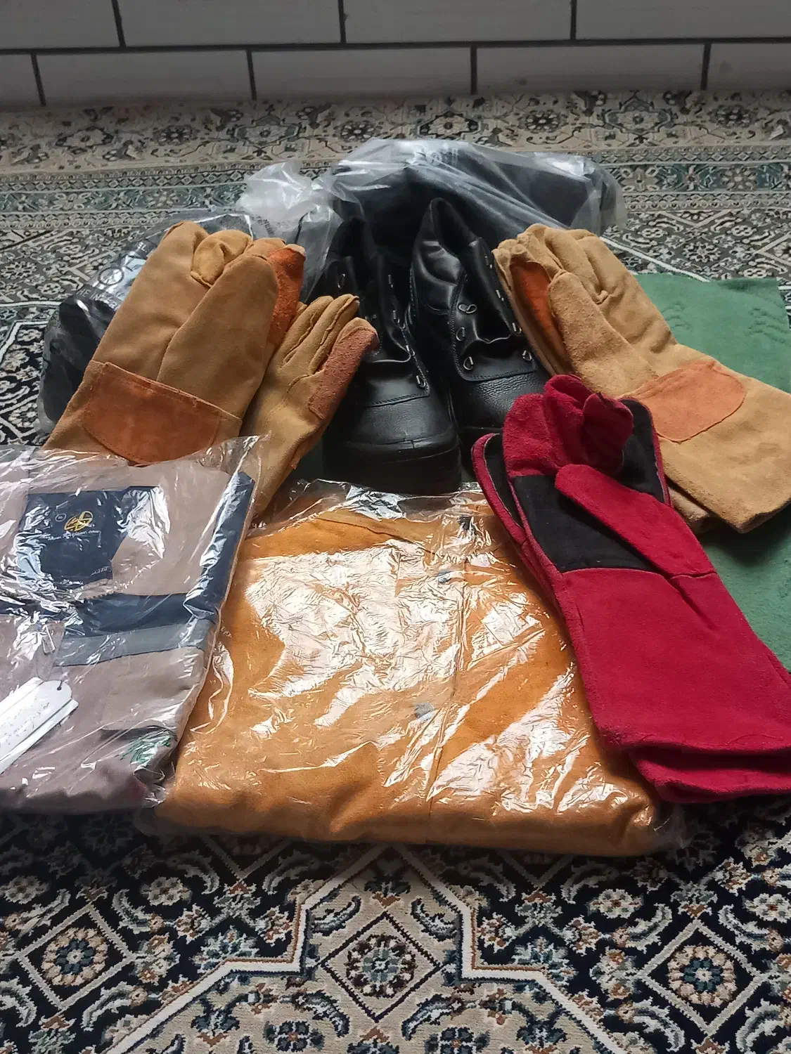 فروش کفش ایمنی با بلوز|لباس|شهرکرد, |دیوار