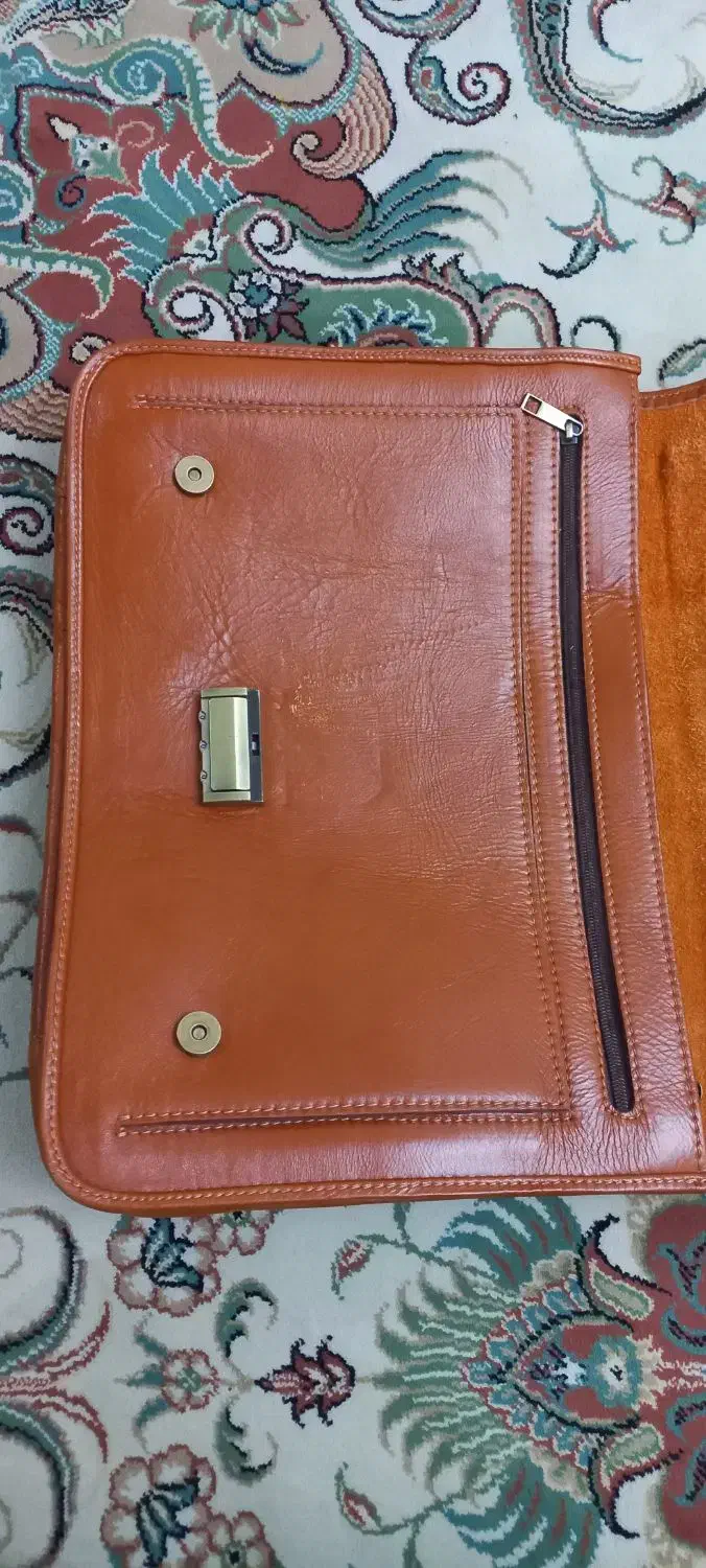 کیف تمام چرم|کیف، کفش، کمربند|پرند, فاز ۶|دیوار