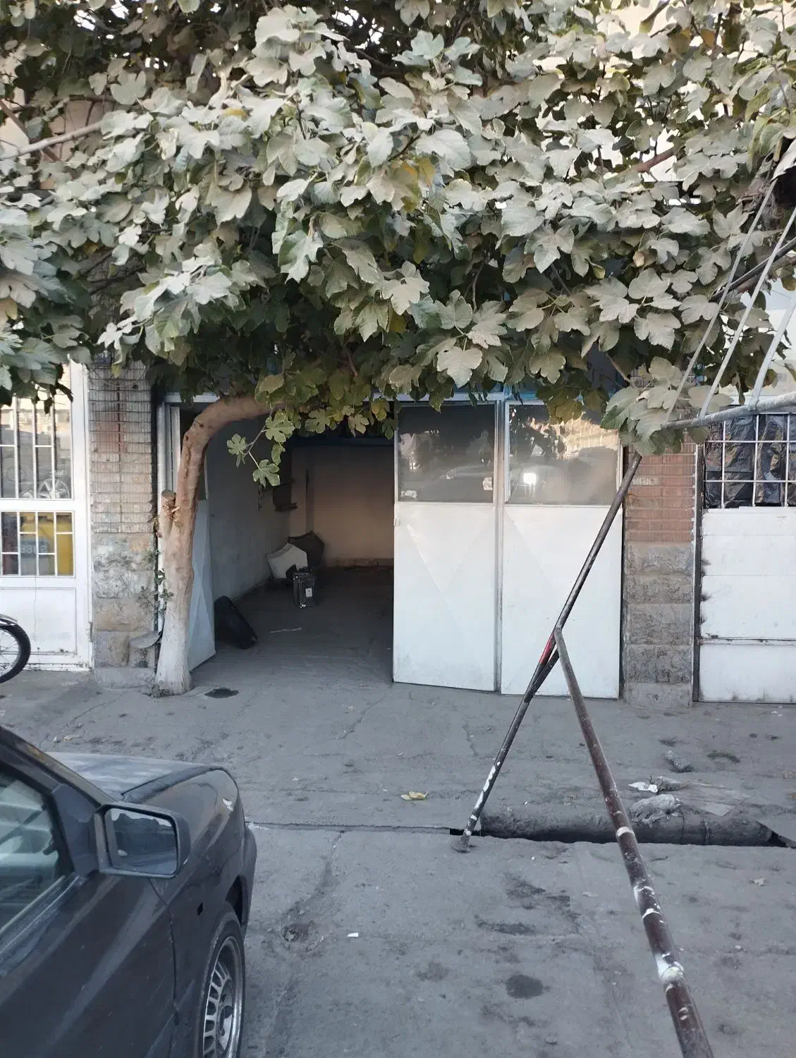 صافکار با مشتری (خ قزوین)|اجارهٔ مغازه و غرفه|تهران, باغ خزانه|دیوار