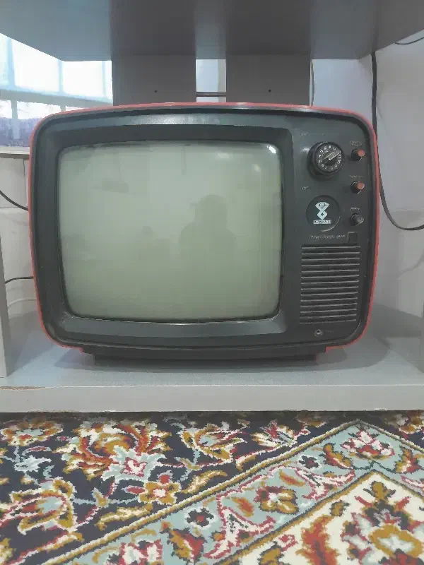 تلویزیون قدیمی|تلویزیون و پروژکتور|بادرود, |دیوار