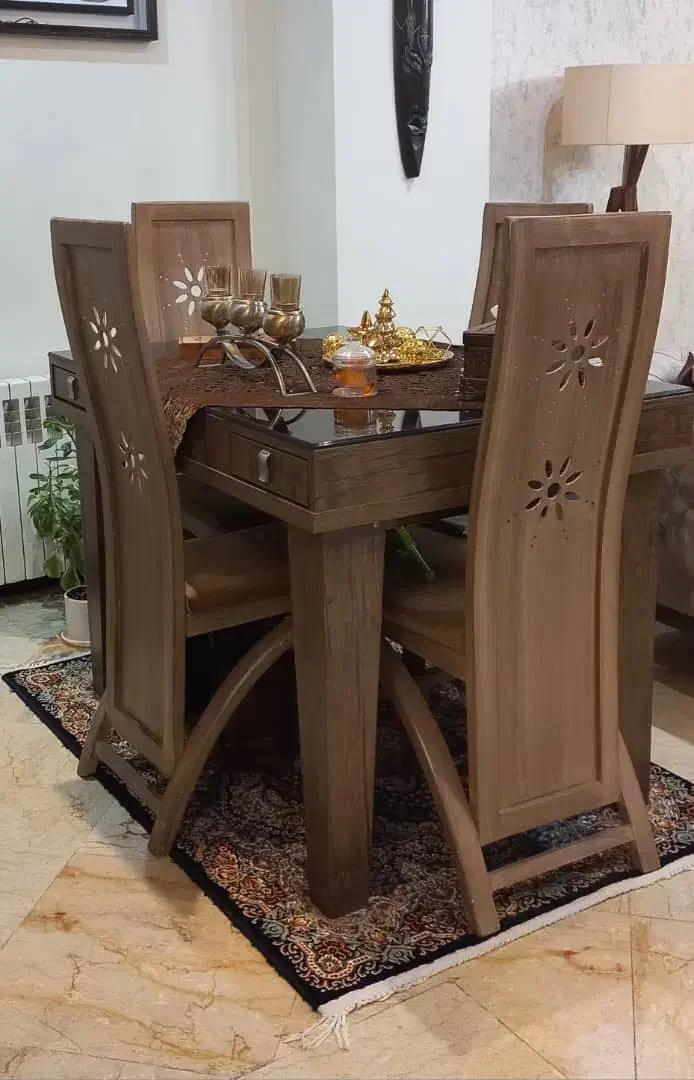 کلا راحتی خفت نفره و میز ناهار خوری چهار نفره|مبلمان خانگی و میز عسلی|تهران, شهرک نفت|دیوار