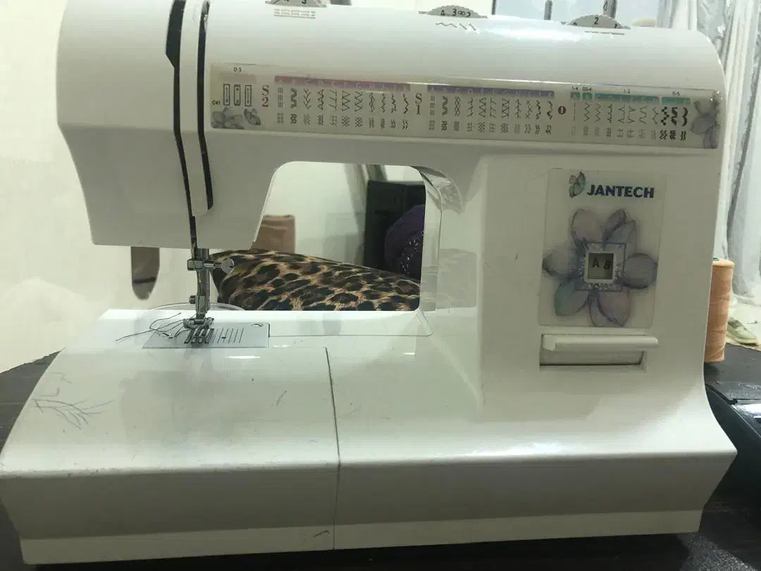 چرخ خیاطی jantechکاملن سالم قیمت 8/800|چرخ خیاطی و ریسندگی|سلماس, |دیوار