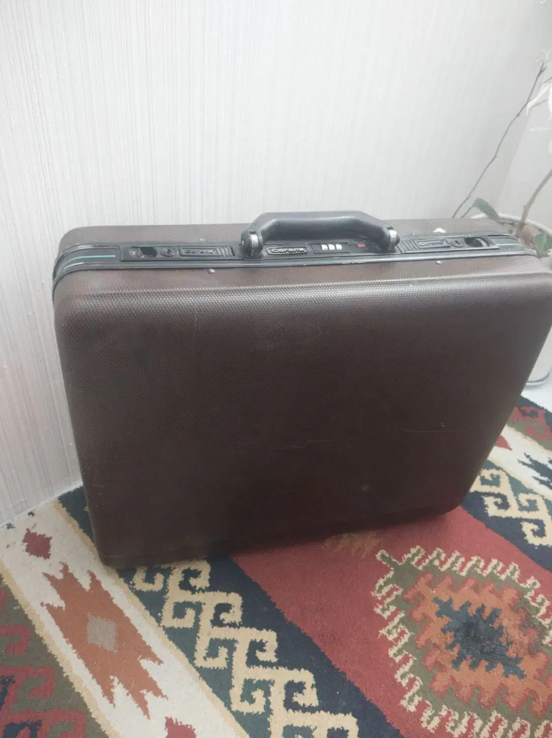 چمدان مارک کرونا محکم و جون دار|کیف، کفش، کمربند|مشهد, یوسفیه (شهرک غرب)|دیوار