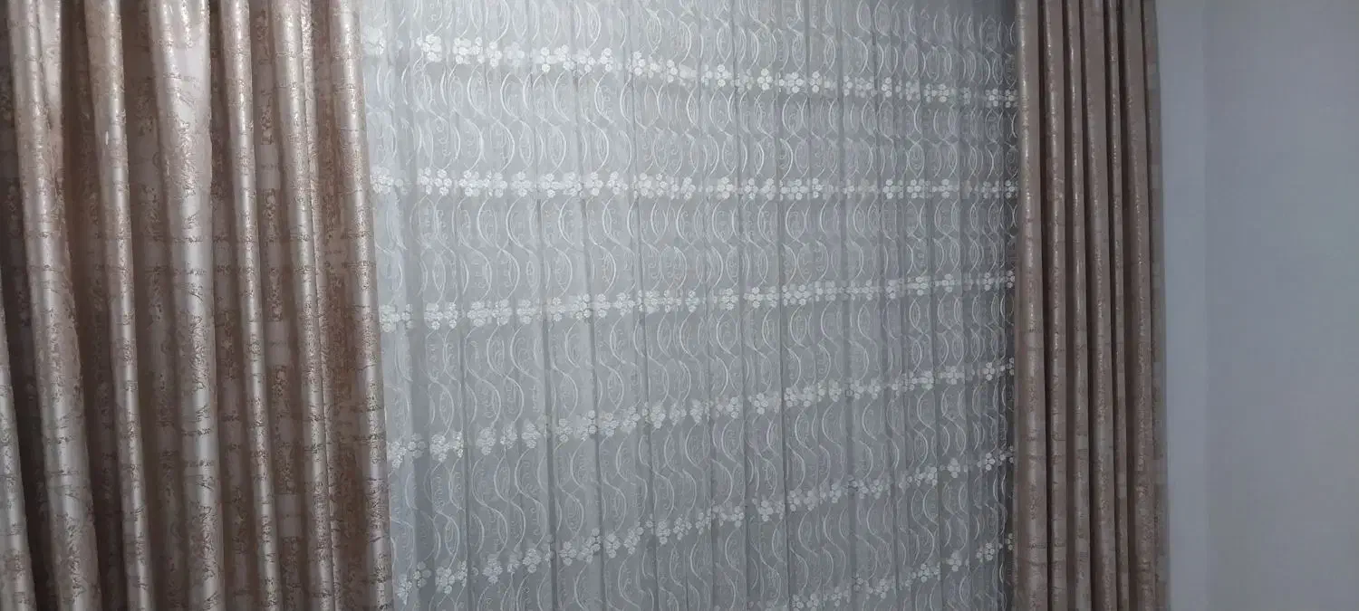 پرده سفید با ۲ عدد والان کرمی|پرده، رانر، رومیزی|آستارا, |دیوار