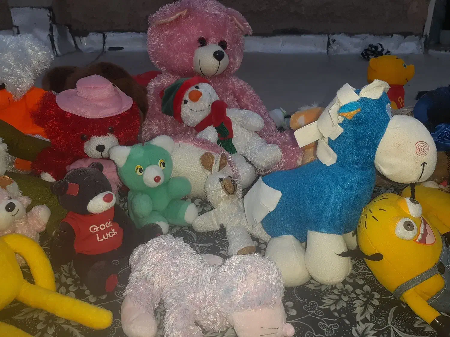 تعداد زیادی عروسک سالم و فوتبال دستی|اسباب‌‌بازی|اندیشه, اندیشه فاز ۱|دیوار