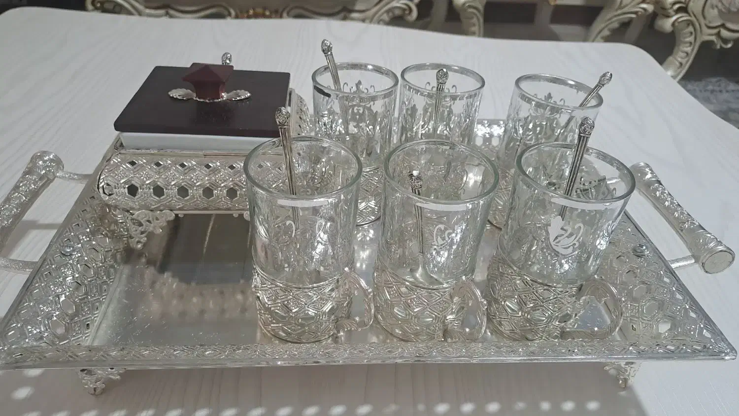 ست چایخوری شامل سینی .قندان .شش عددفنجان وقاشق|ظروف سرو و پذیرایی|شهریار, شهرک بهاران (ویره)|دیوار