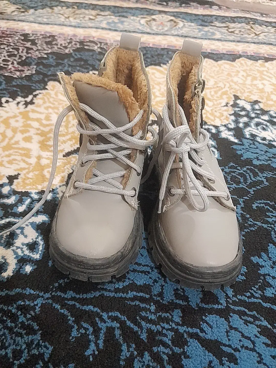 کفش بچگانه|کفش و لباس بچه|دوگنبدان, |دیوار