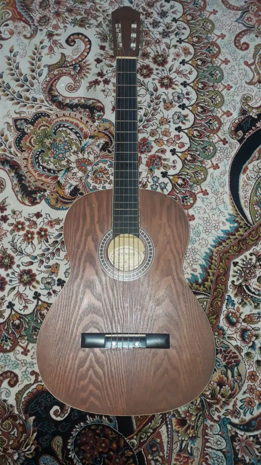 گیتار کلاسیک|گیتار، بیس، امپلیفایر|اسلامشهر, شهرک مهدیه|دیوار
