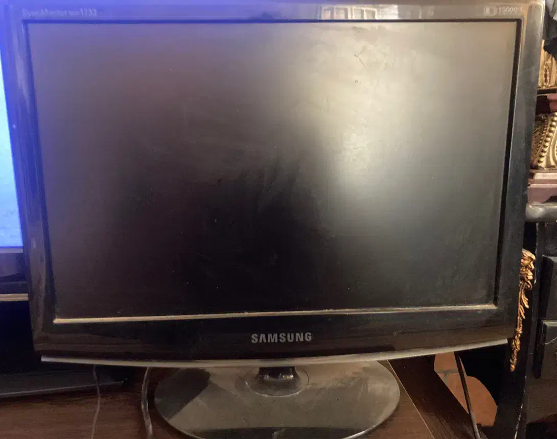 LCD مانیتور۱۷ اینچ سامسونگ|رایانه رومیزی|قدس, شهرقدس|دیوار