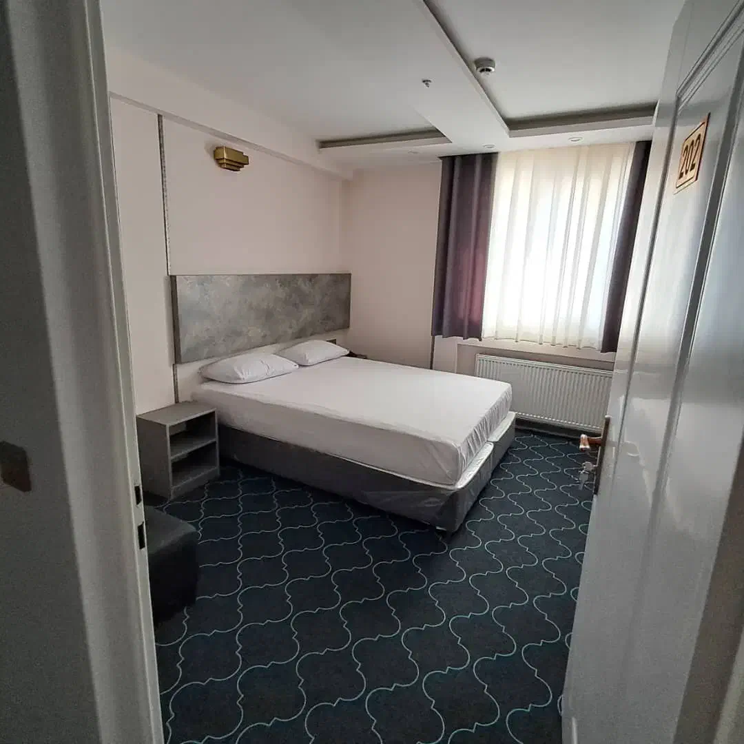 هتل بسیار تمیز، پارکینگ دار، یک ستاره|اجارهٔ کوتاهمدت آپارتمان و سوئیت|مشهد, هفده شهریور|دیوار