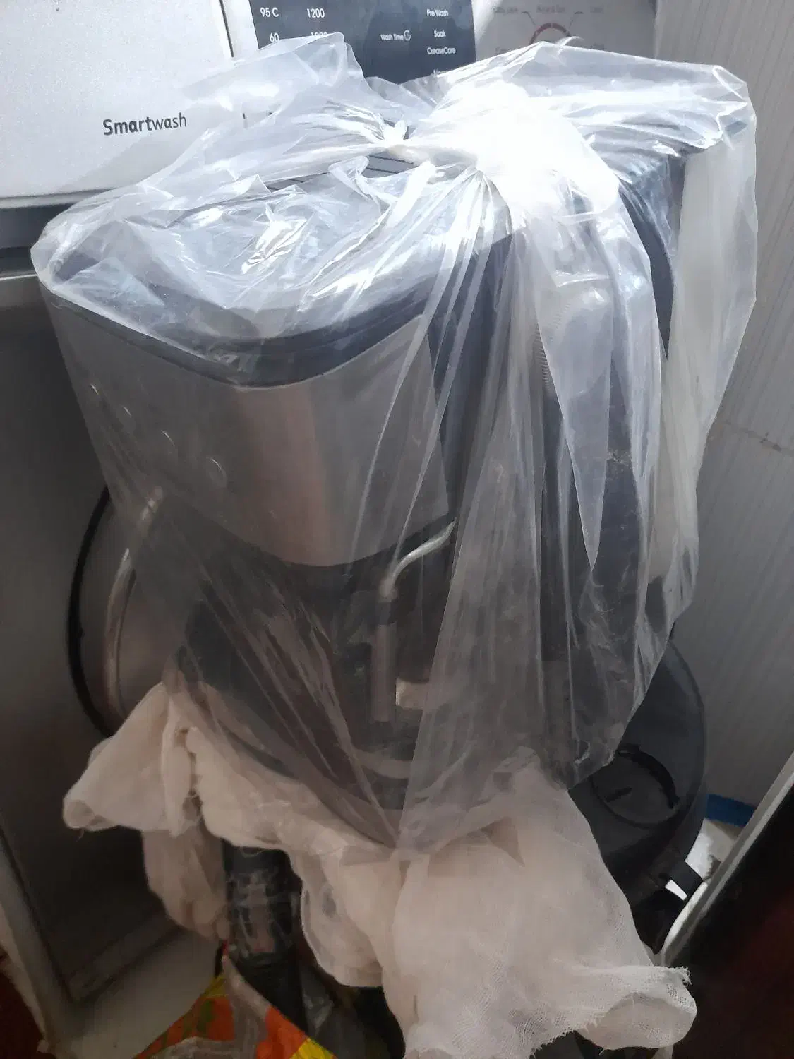 دیگ نیچه  ودستگاه اسپرسو ساز|ظروف پخت‌وپز|بم, |دیوار