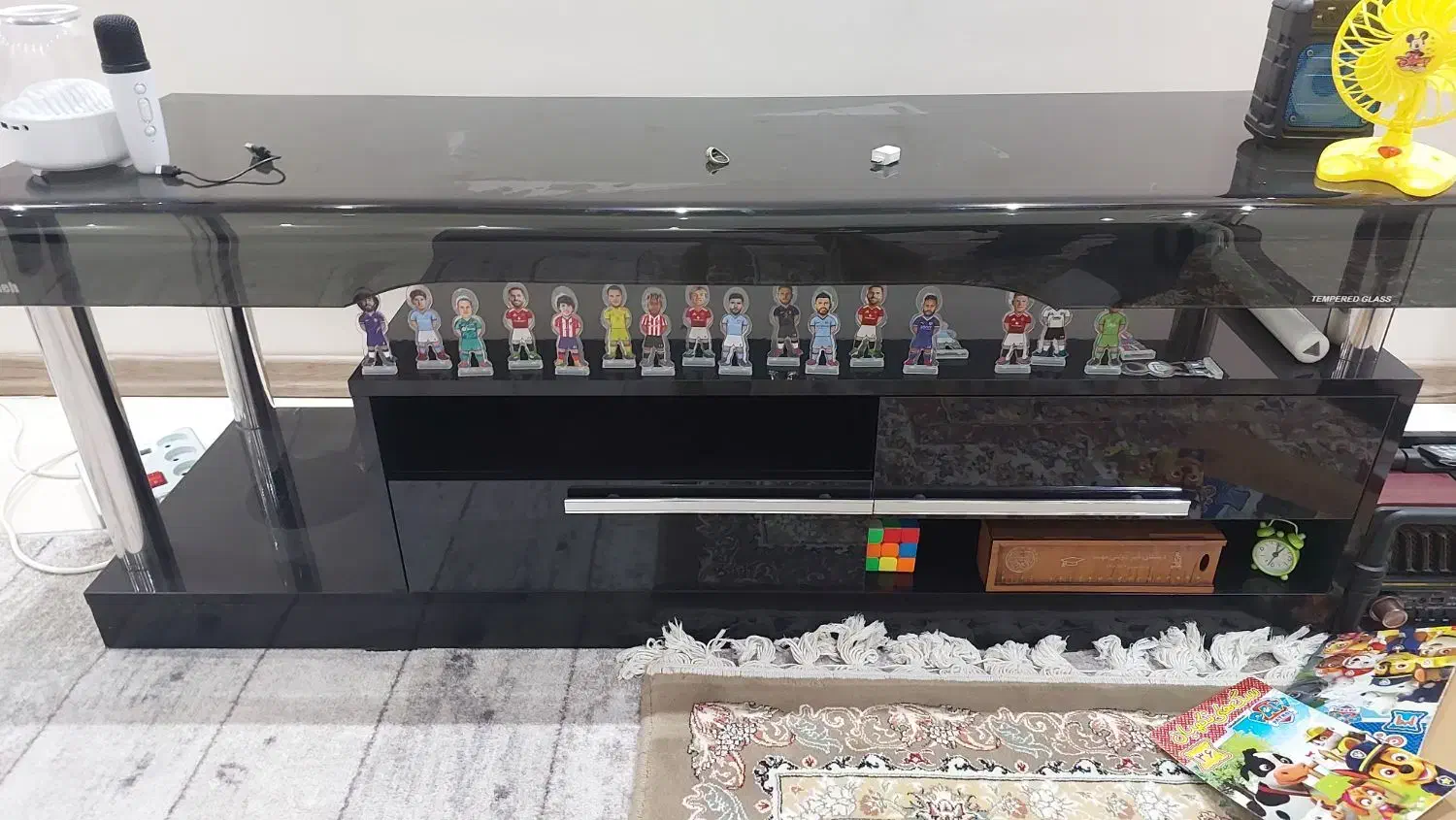 میز تلویزیون چوب و شیشه tempered glass|میز تلویزیون|گلستان (تهران), |دیوار