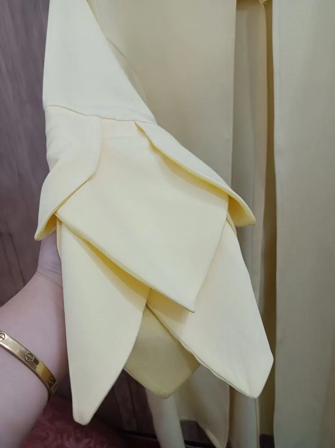 مانتو سالم و تنخور خیلی زیبا|لباس|قم, نیروگاه|دیوار