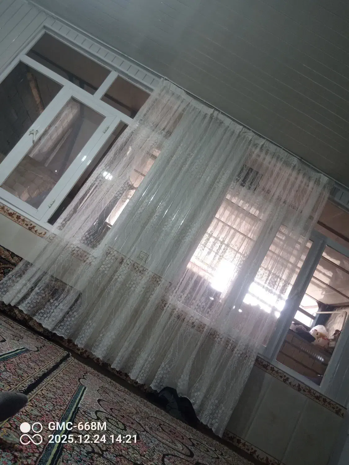 پرده|پرده، رانر، رومیزی|روانسر, |دیوار