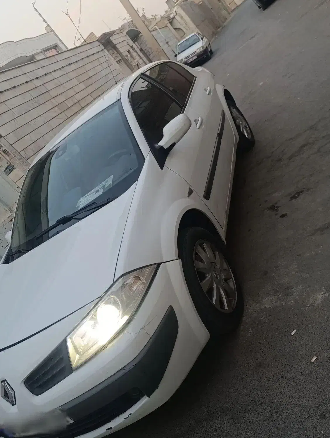 مگان 2000|خودرو سواری و وانت|خمینیشهر, |دیوار