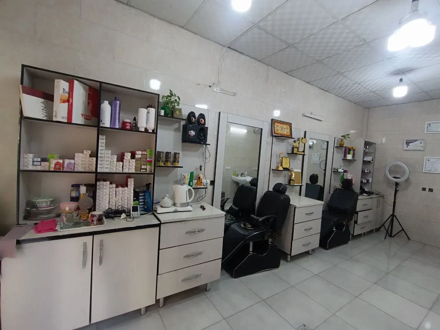 دکور سالن زیبایی|آرایشگاه و سالن‌های زیبایی|صباشهر, |دیوار