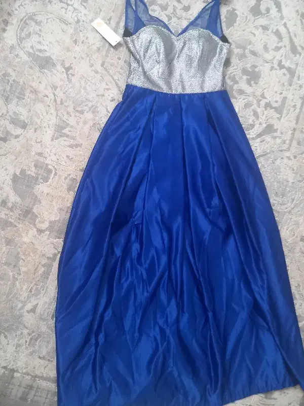 لباس مجلسی|لباس|قدس, شهرقدس|دیوار