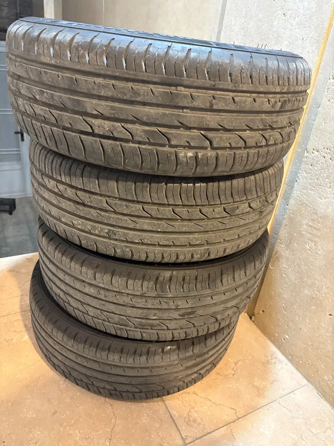 لاستیک بارز سایز ۲۰۵.۵۵.۱۶|قطعات یدکی و لوازم جانبی|شیراز, قدوسی شرقی|دیوار