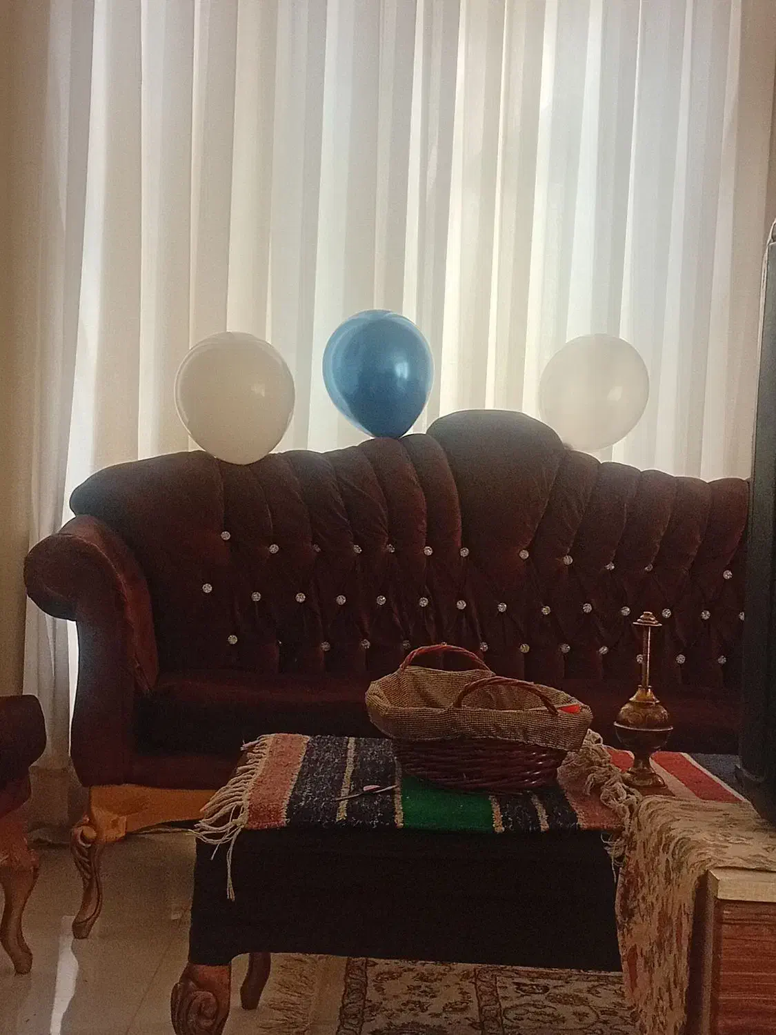 مبل|مبلمان خانگی و میز عسلی|گلبهار, شهر جدید گلبهار|دیوار