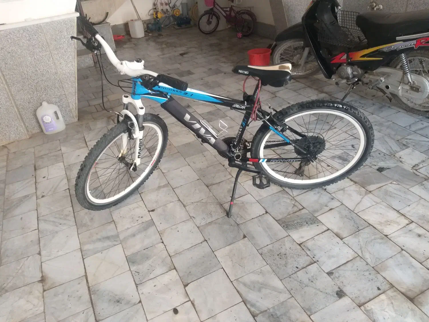 دوچرخه|دوچرخه، اسکیت، اسکوتر|نیشابور, بزرگمهر|دیوار