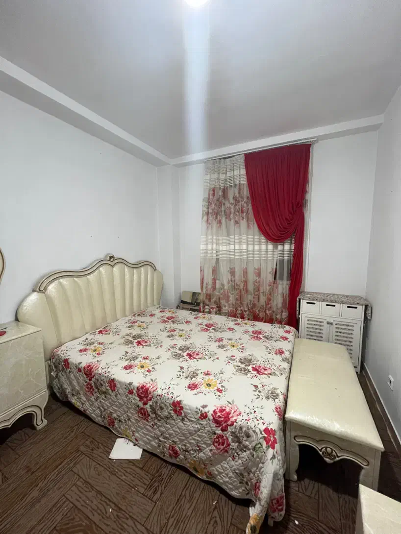 تخت دونفره|تخت و سرویس خواب|هشتگرد, هشتگرد قدیم|دیوار