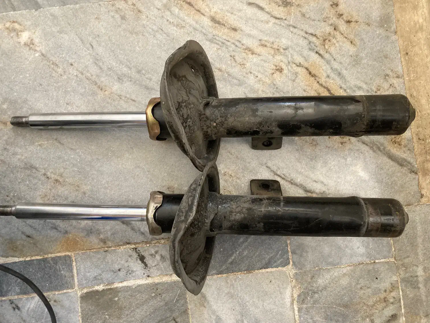 کمک فنر پژو 206|قطعات یدکی و لوازم جانبی|شاهینشهر, شهرک گلدیس|دیوار