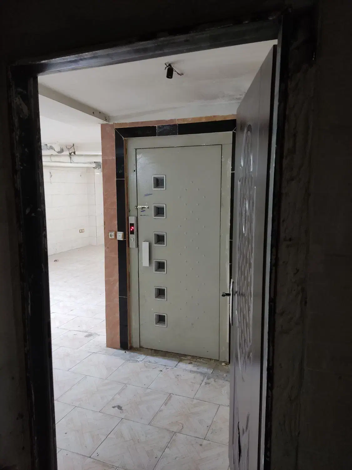 ۹۰متر برای انبار|اجارهٔ دفتر کار، اتاق اداری، مطب|تهران, منیریه|دیوار