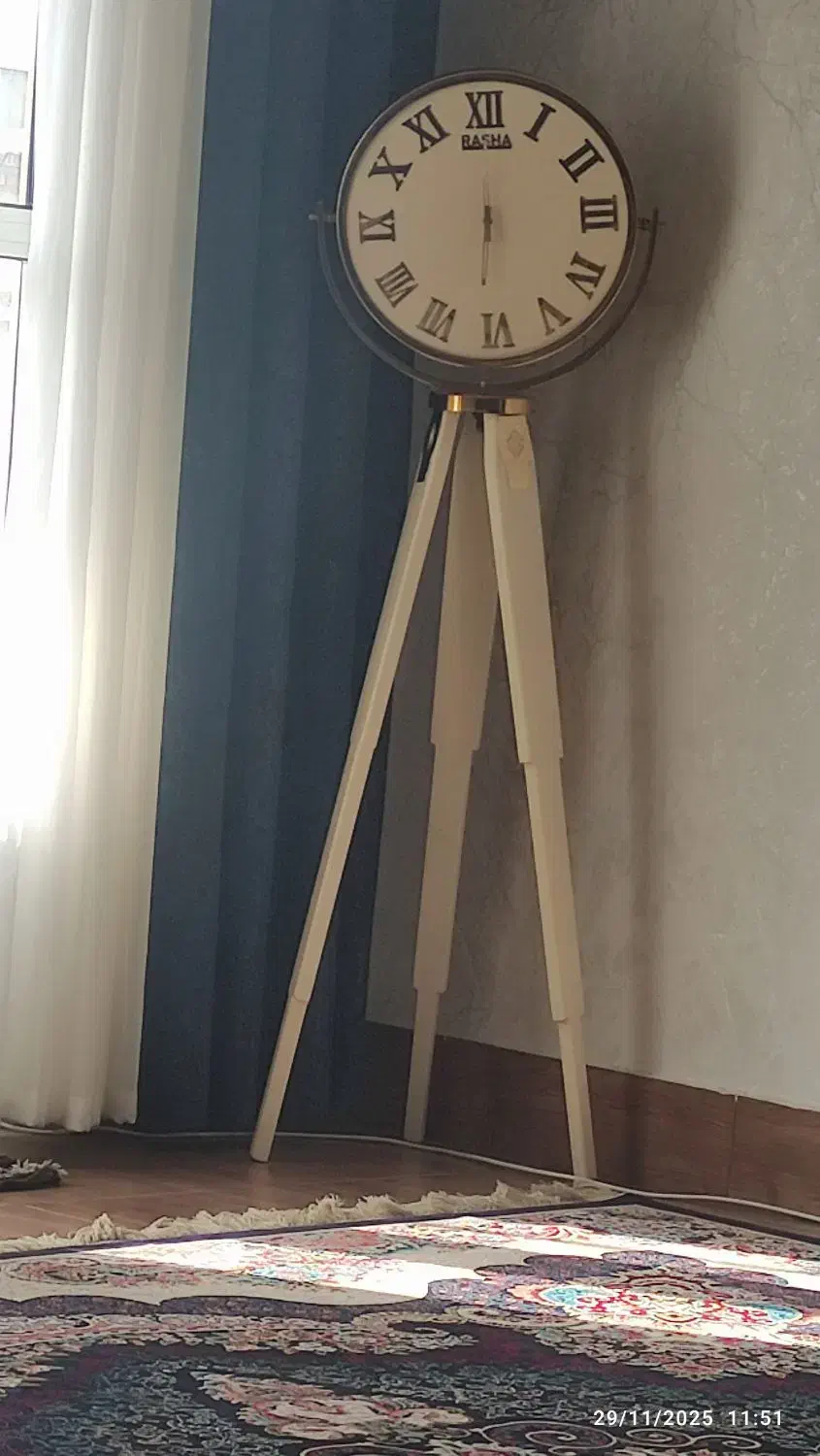 ساعت ایستاده بدنه سالم سالم پایه ها چوب|صنایع دستی و سایر لوازم تزئینی|شاهین دژ, |دیوار