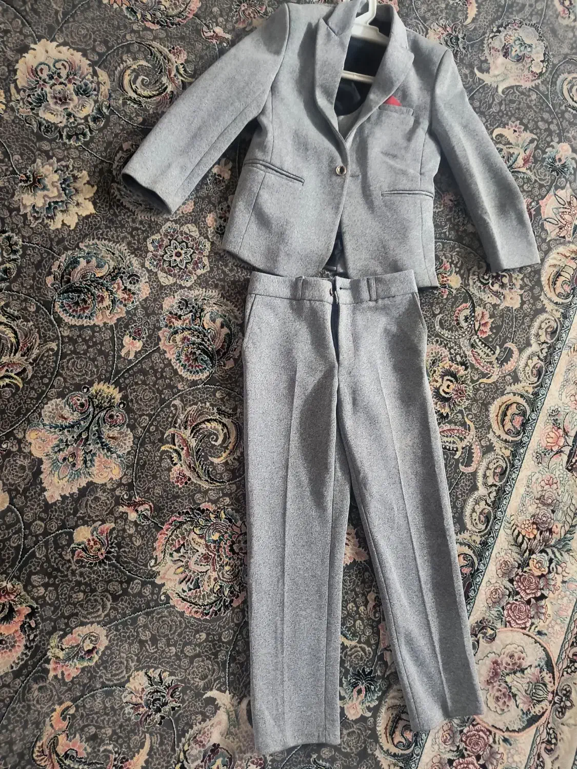 کت شلوار شیک سایز22 پسرانه همراه بولیز سفید|لباس|زنجان, |دیوار