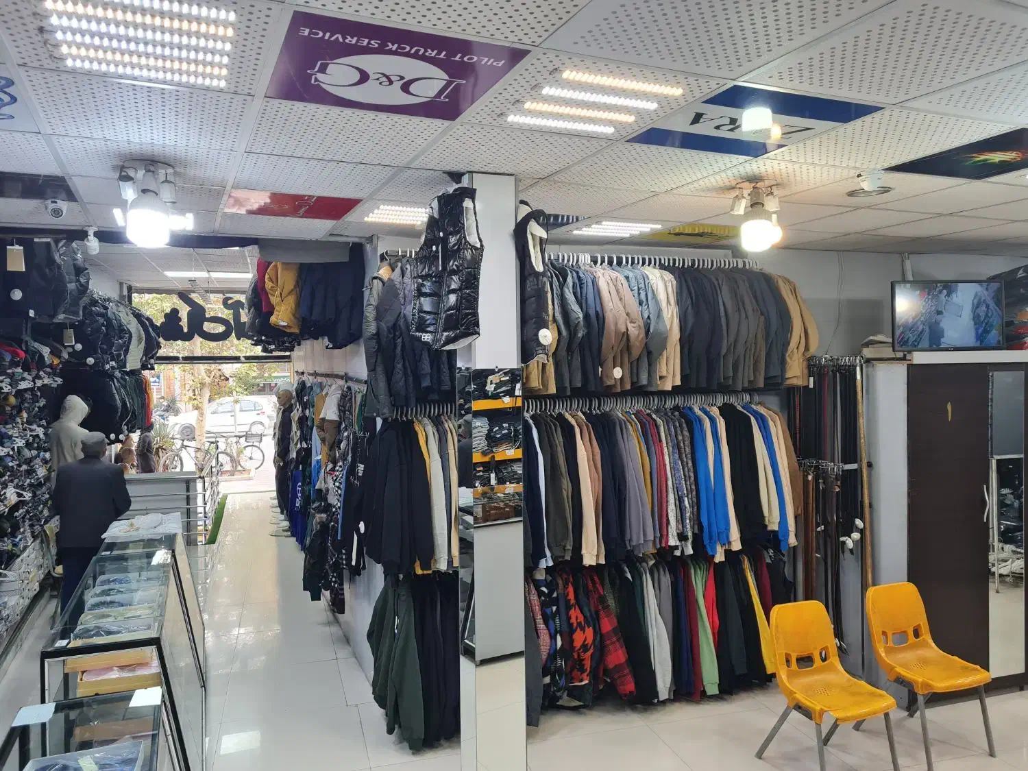 همکار اقا جهت پوشاک  ترجیحا مجرب|استخدام بازاریابی و فروش|نیشابور, محله میدان باغات|دیوار