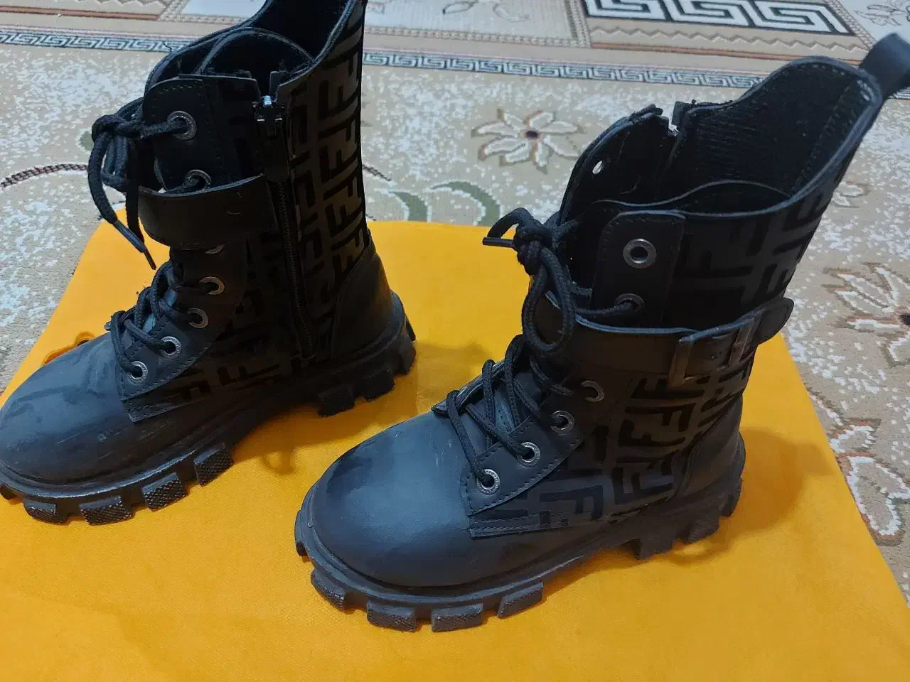 کفش|کفش و لباس بچه|یزد, |دیوار