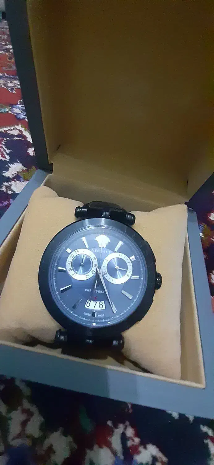 ساعت ورساچ اورجینال کرنوگراف سه موتوره|ساعت|صدرا-فارس, فاز ۱|دیوار