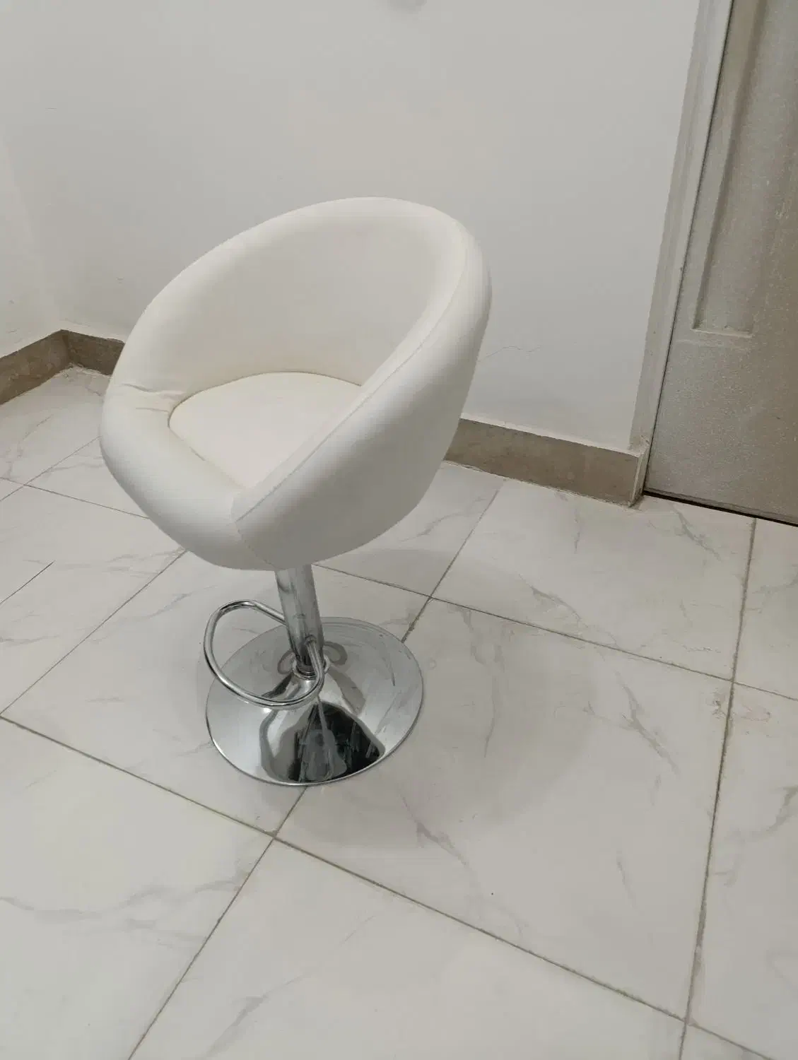 صندلی استادکار|صندلی و نیمکت|دزفول, |دیوار