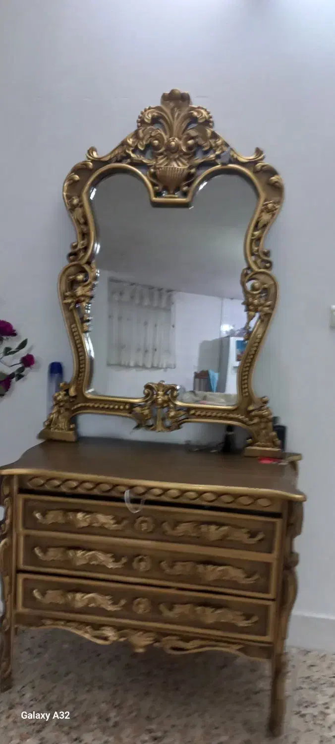 اینه ودلاور|بوفه، ویترین، کنسول|برخوار, |دیوار