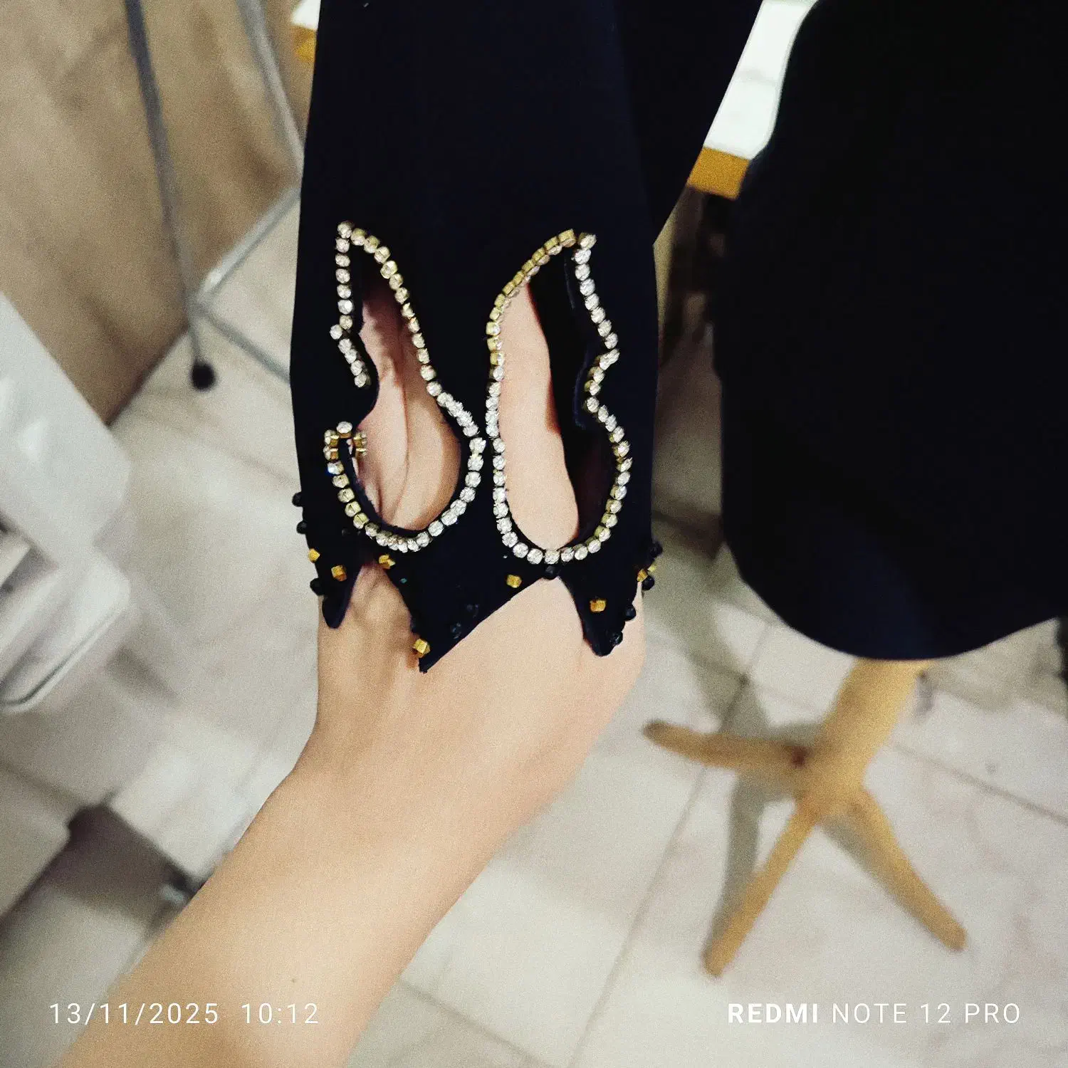 کت و دامن|لباس|قم, لبچال|دیوار