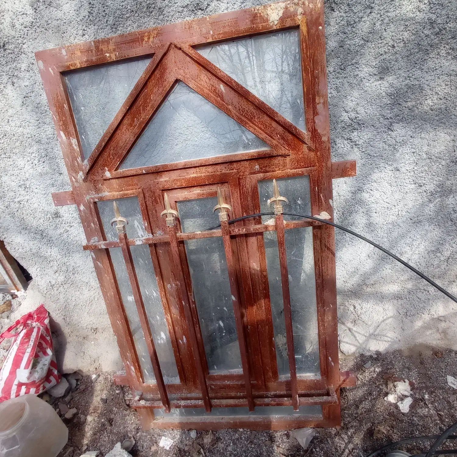 پنجره اهنی|ابزارآلات|الشتر, |دیوار