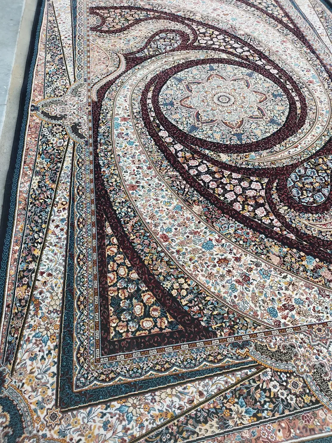 فروش۲۰۰تخته فرش کارکرده در حد نو بصورت تکی و یکجا|فرش|میانه, |دیوار