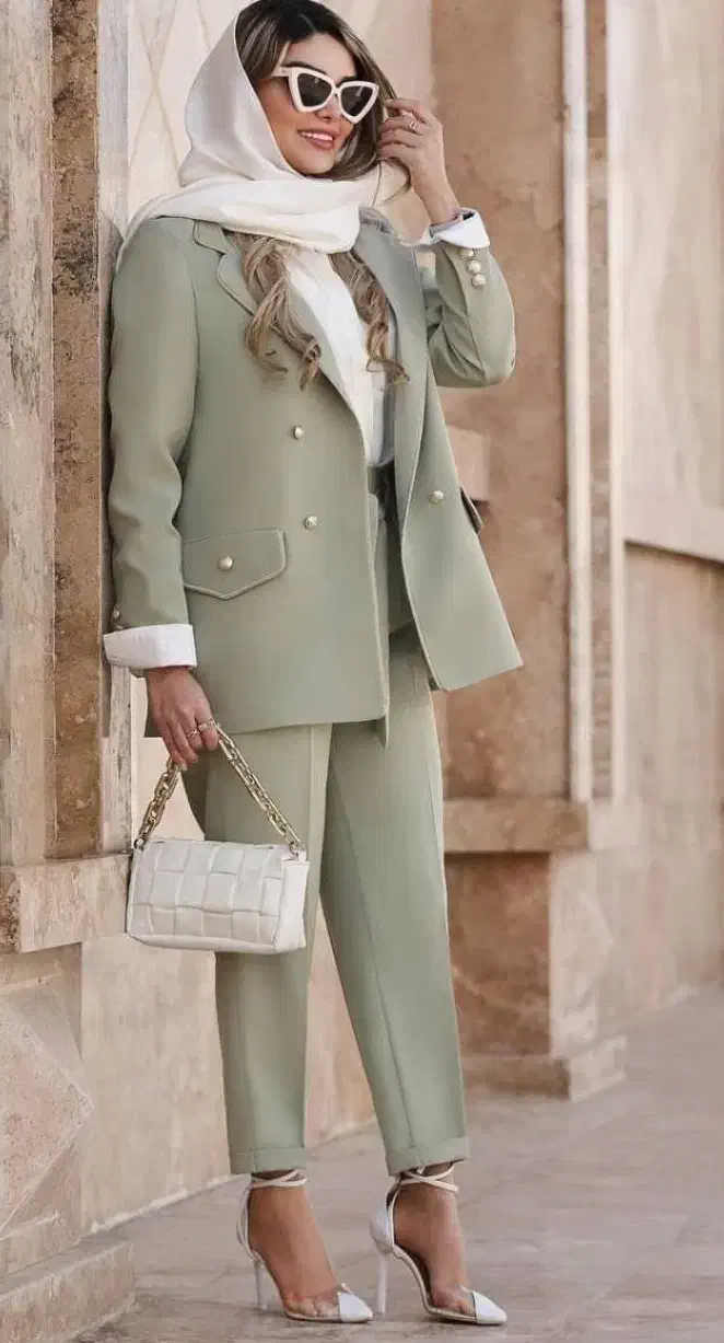 مانتو|لباس|سنقر, |دیوار