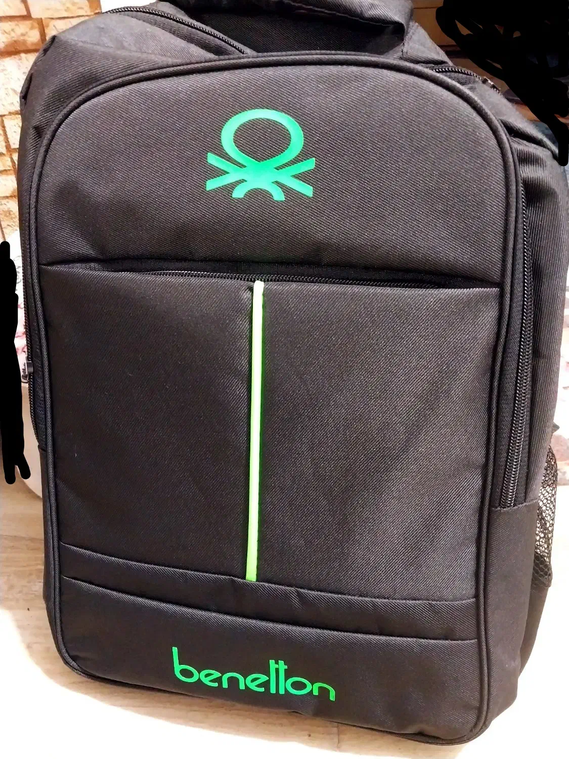 کوله پشتی و کفش تبی|کیف، کفش، کمربند|صومعه‌سرا, |دیوار