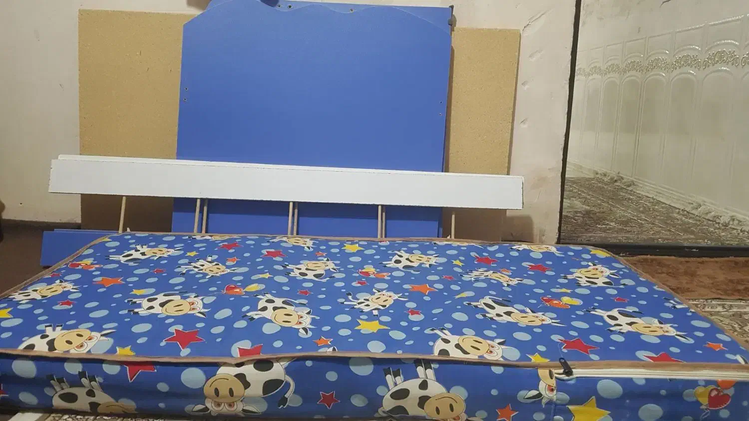 تخت|تخت و سرویس خواب|سلماس, |دیوار