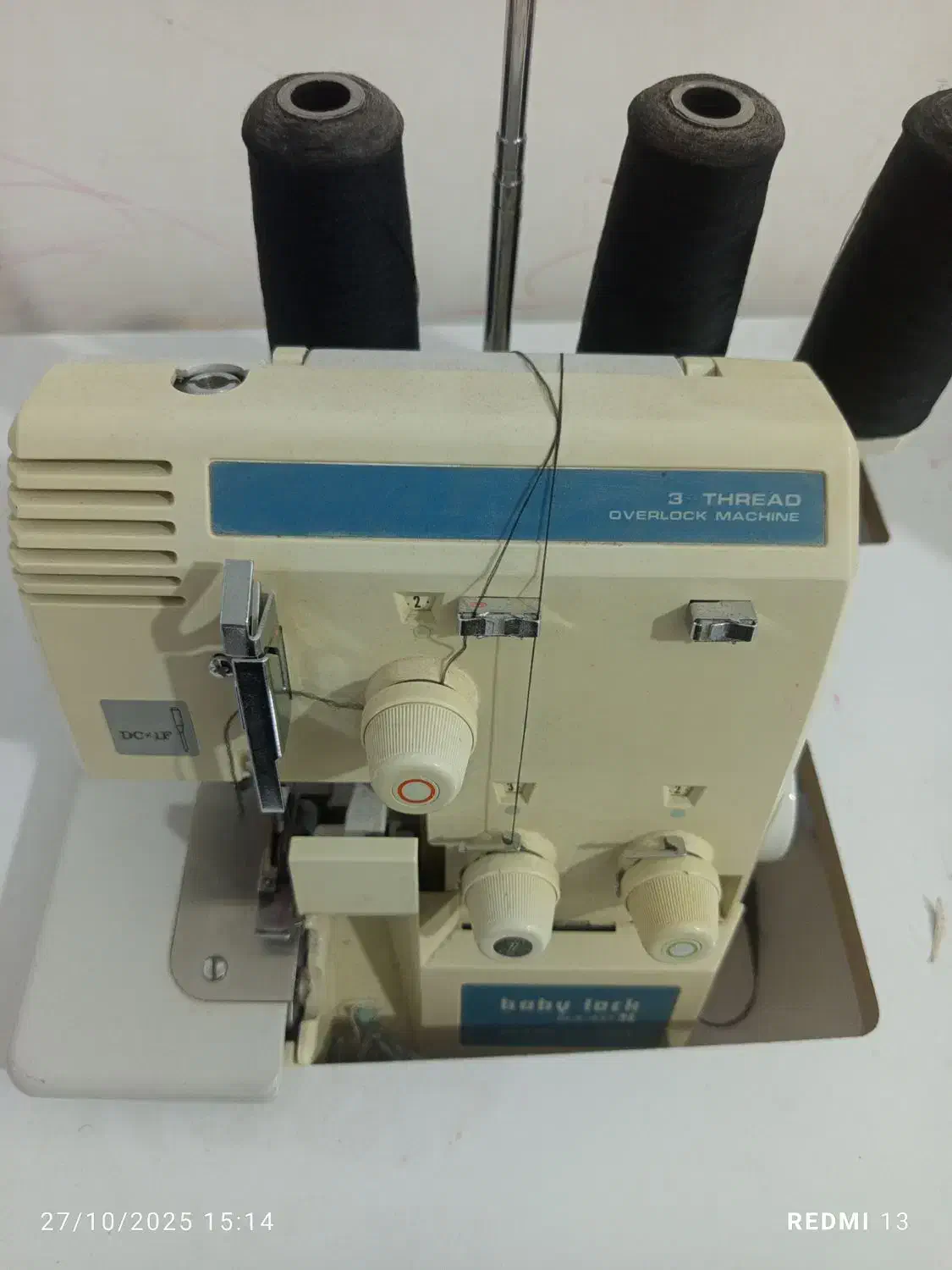 سردوز و چرخ خیاطی همراه با میز|چرخ خیاطی و ریسندگی|اهرم, |دیوار