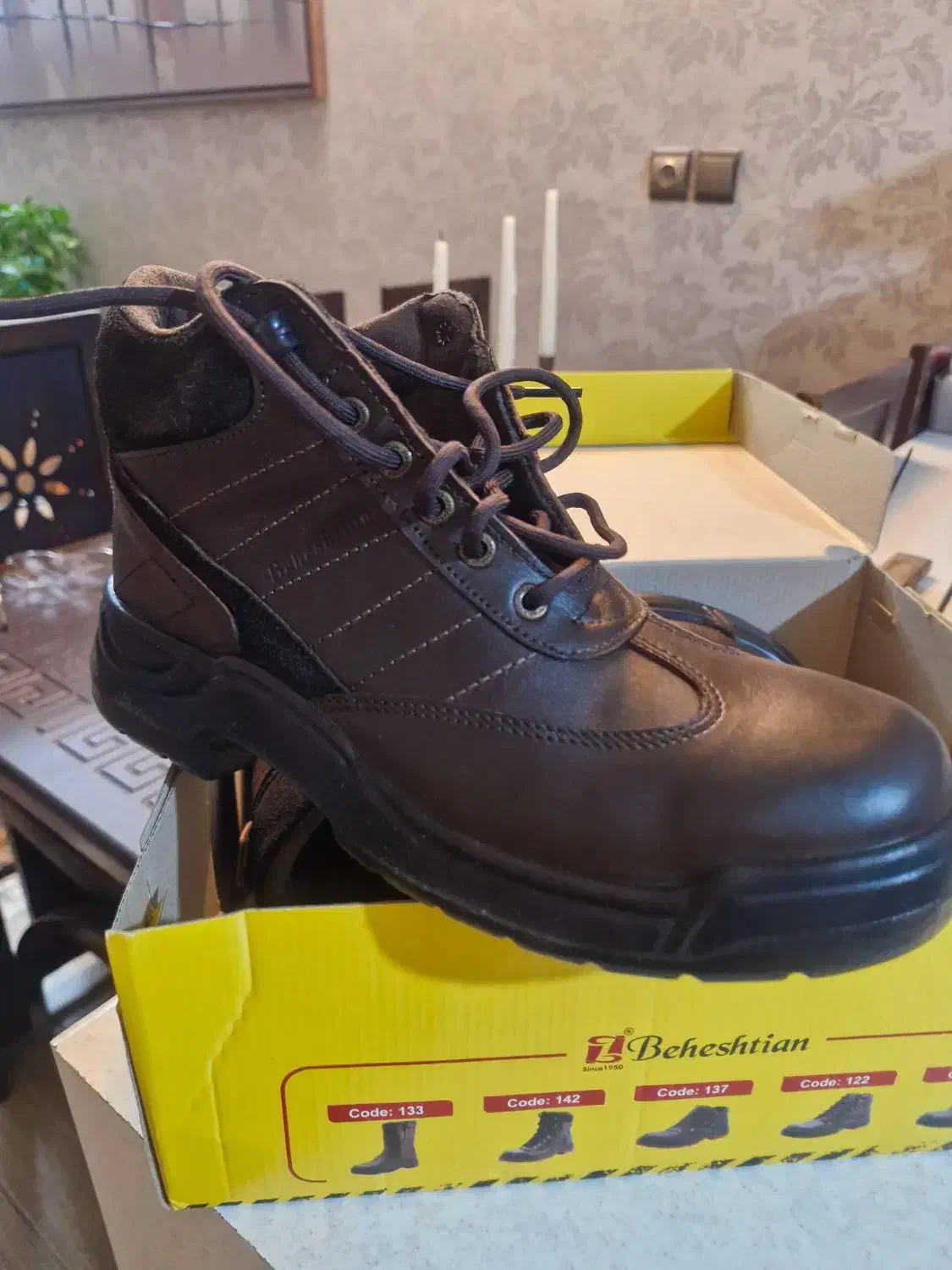 کفش ایمنی بهشتیان|کیف، کفش، کمربند|اصفهان, بختیاردشت (شهرک پرتو)|دیوار