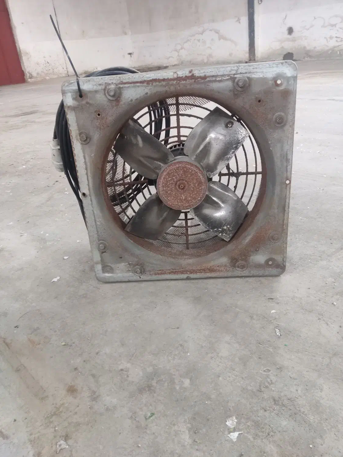 ترازو دیجیتال بزرگ و هواکش قوی  فروش فوری|فروشگاه و مغازه|رشت, لاکان|دیوار