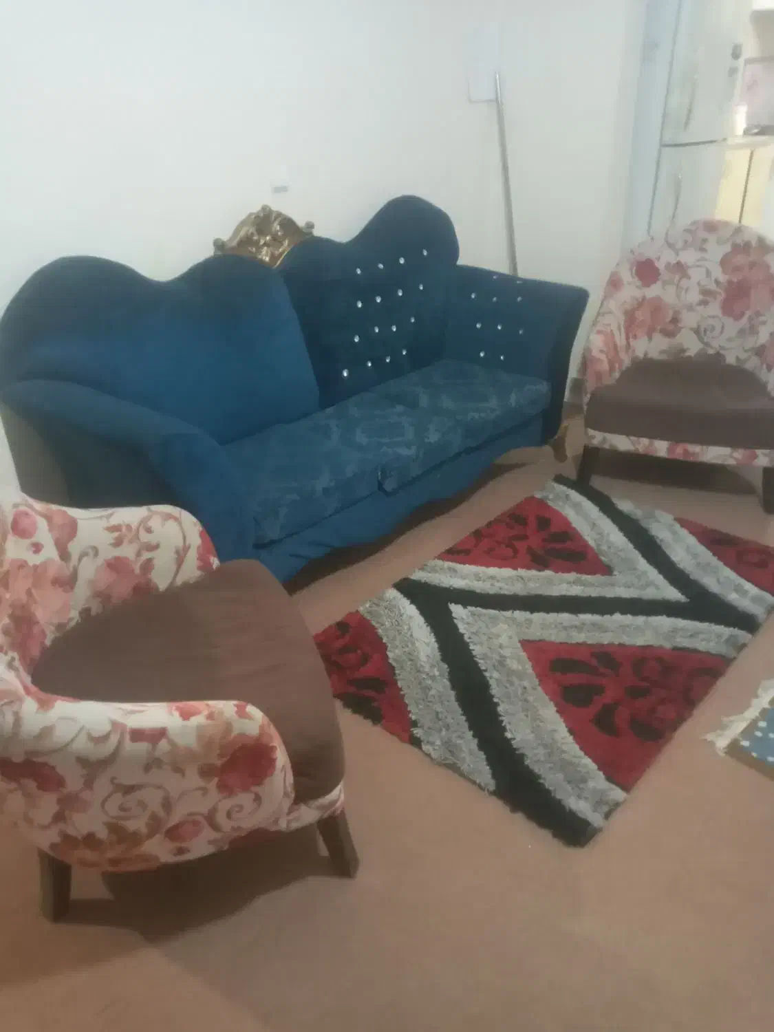 مبل راحتی|مبلمان خانگی و میز عسلی|پرند, فاز ۶|دیوار