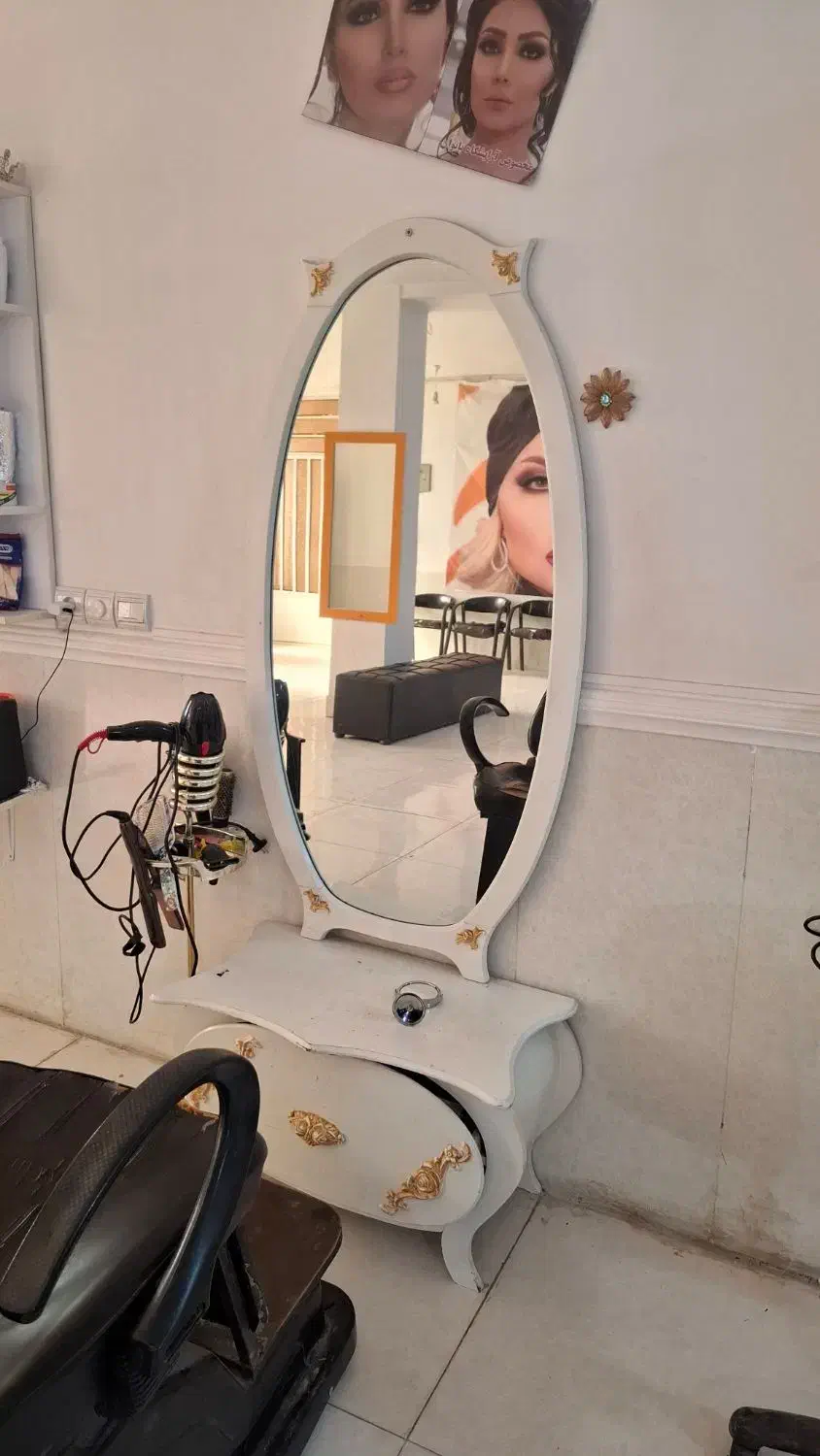 وسایل سالن کامل موجود هست|آرایشگاه و سالنهای زیبایی|باوی, |دیوار