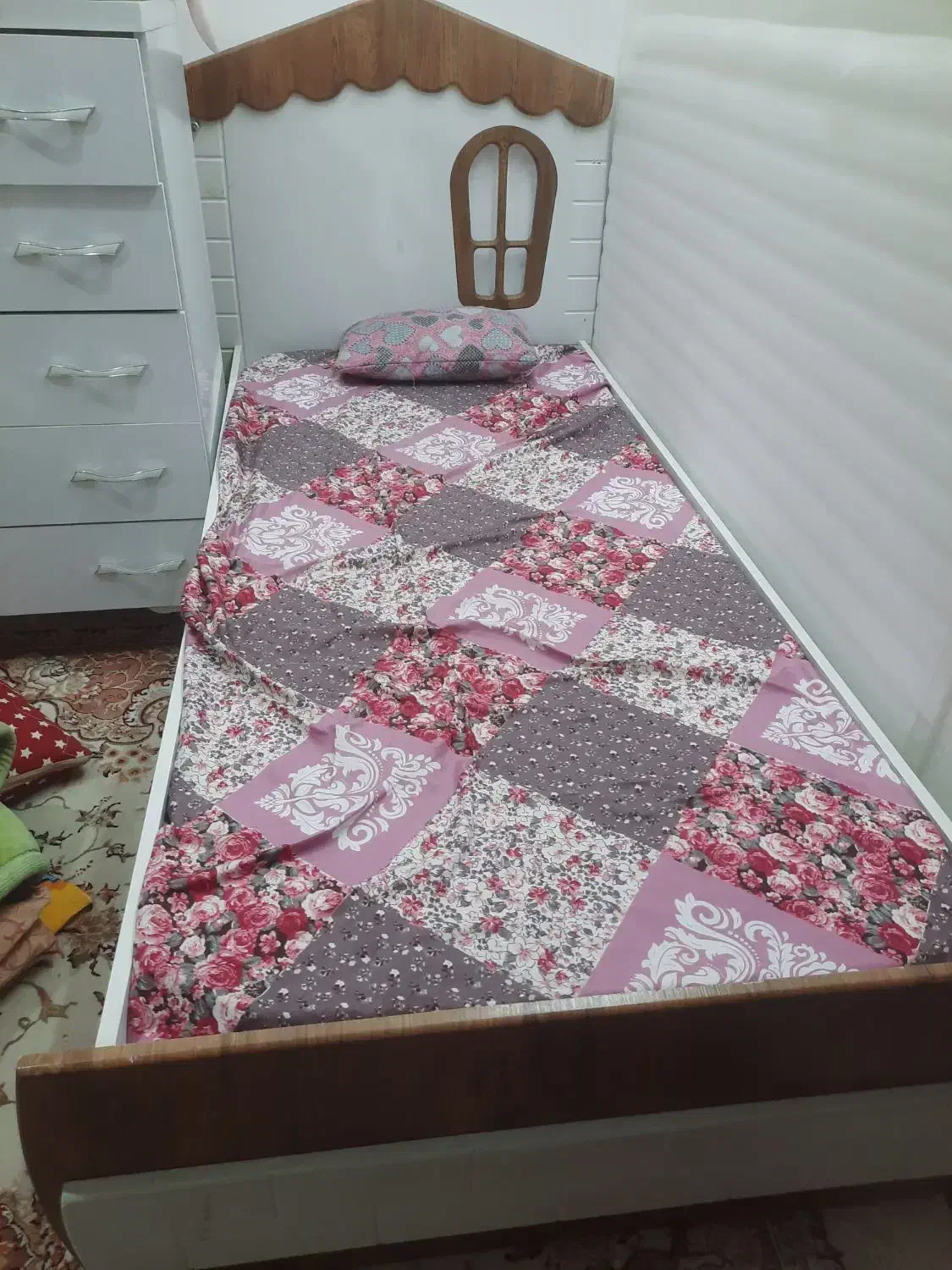 سرویس تخت و کمد کودک در حد نو|تخت و سرویس خواب|ساری, |دیوار