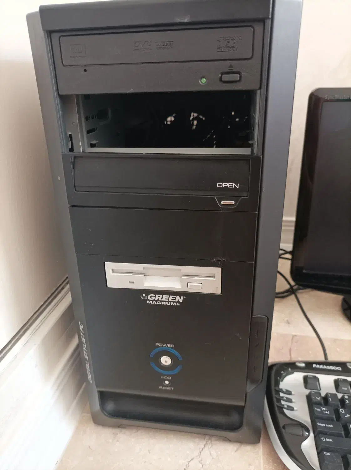 کامپیوتر به همراه لوازم|رایانه رومیزی|تهران, حافظیه|دیوار