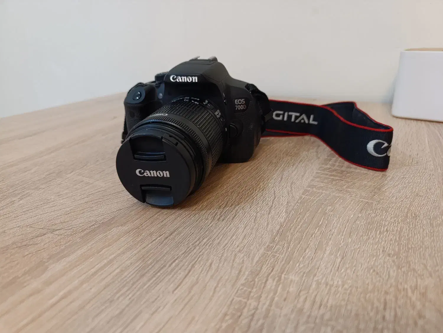 دوربین canon700 D خانگی کم شات|دوربین عکاسی و فیلمبرداری|کرج, مصباح|دیوار