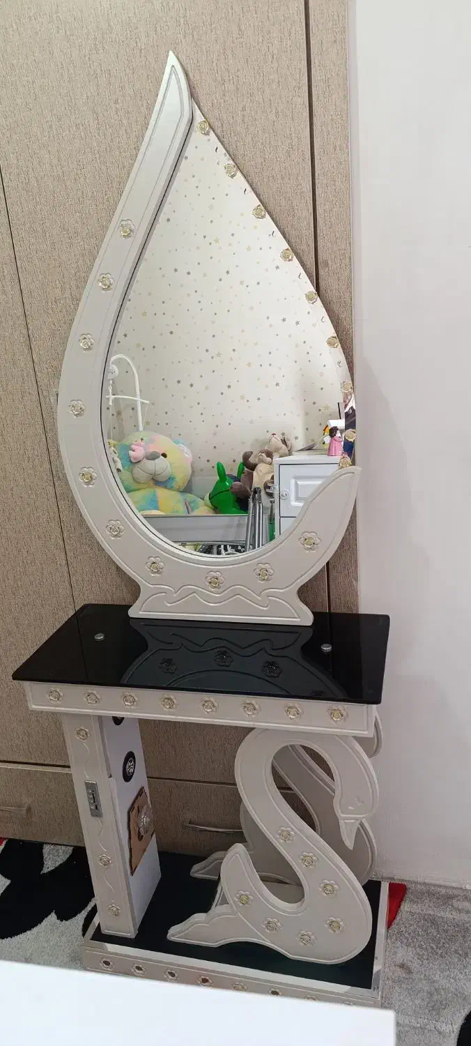 آینه و کنسول|آینه|بندر انزلی, پرستار|دیوار